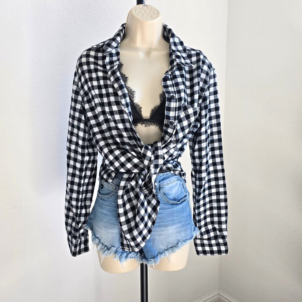 Garage Black White Buffalo Plaid Flannel Shirt Women's Boyfriend Fit Button Up